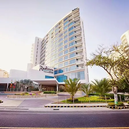 Modern Beachfront At Radisson * Cartagena