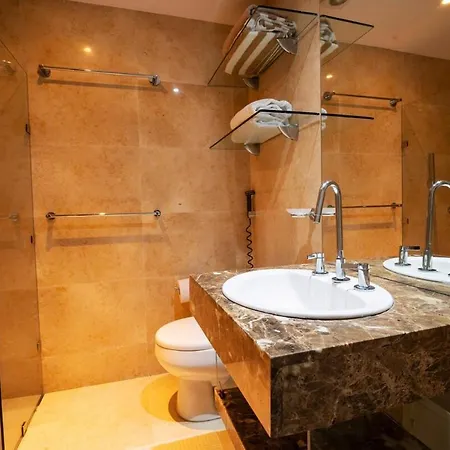 Modern Beachfront At Radisson Apartamento