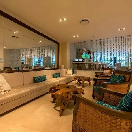 Modern Beachfront At Radisson Apartamento *