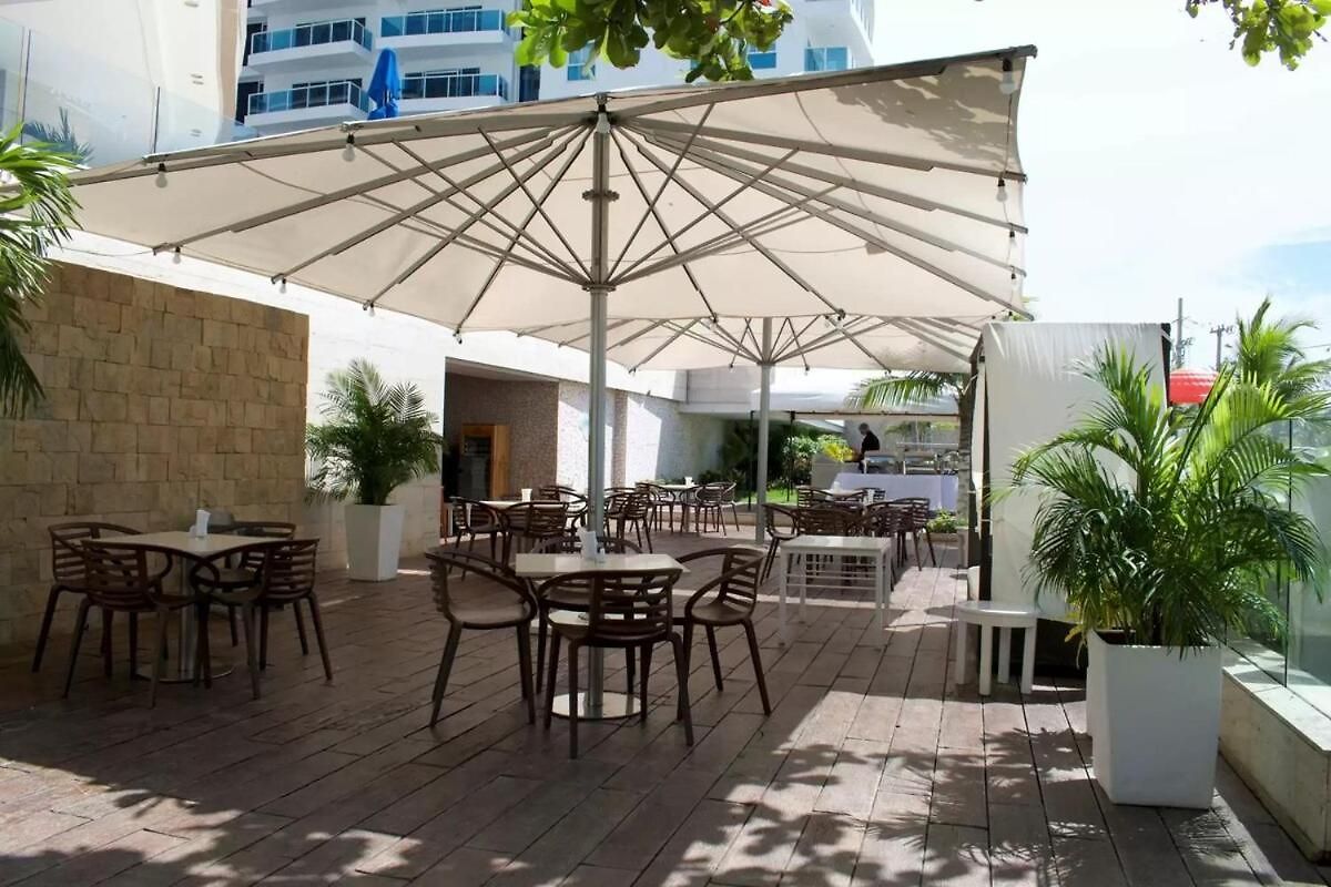 Modern Beachfront At Radisson Apartamento Cartagena