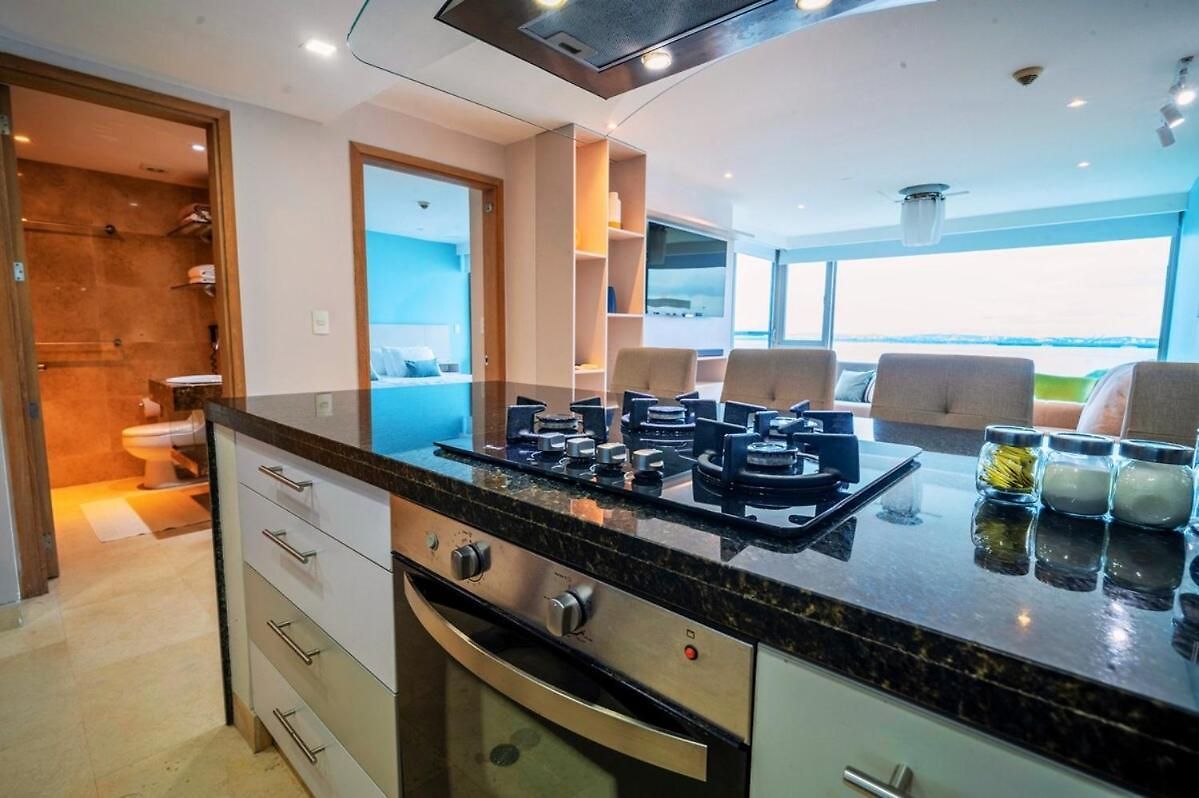 Modern Beachfront At Radisson * Cartagena