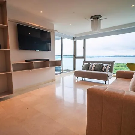 Modern Beachfront At Radisson Apartment Cartagena